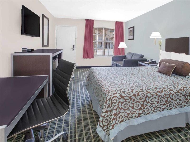 Days Inn By Wyndham Market Center Dallas Love Field Zewnętrze zdjęcie