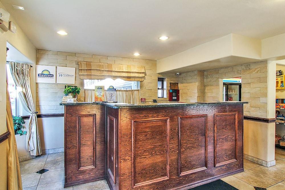 Days Inn By Wyndham Market Center Dallas Love Field Zewnętrze zdjęcie