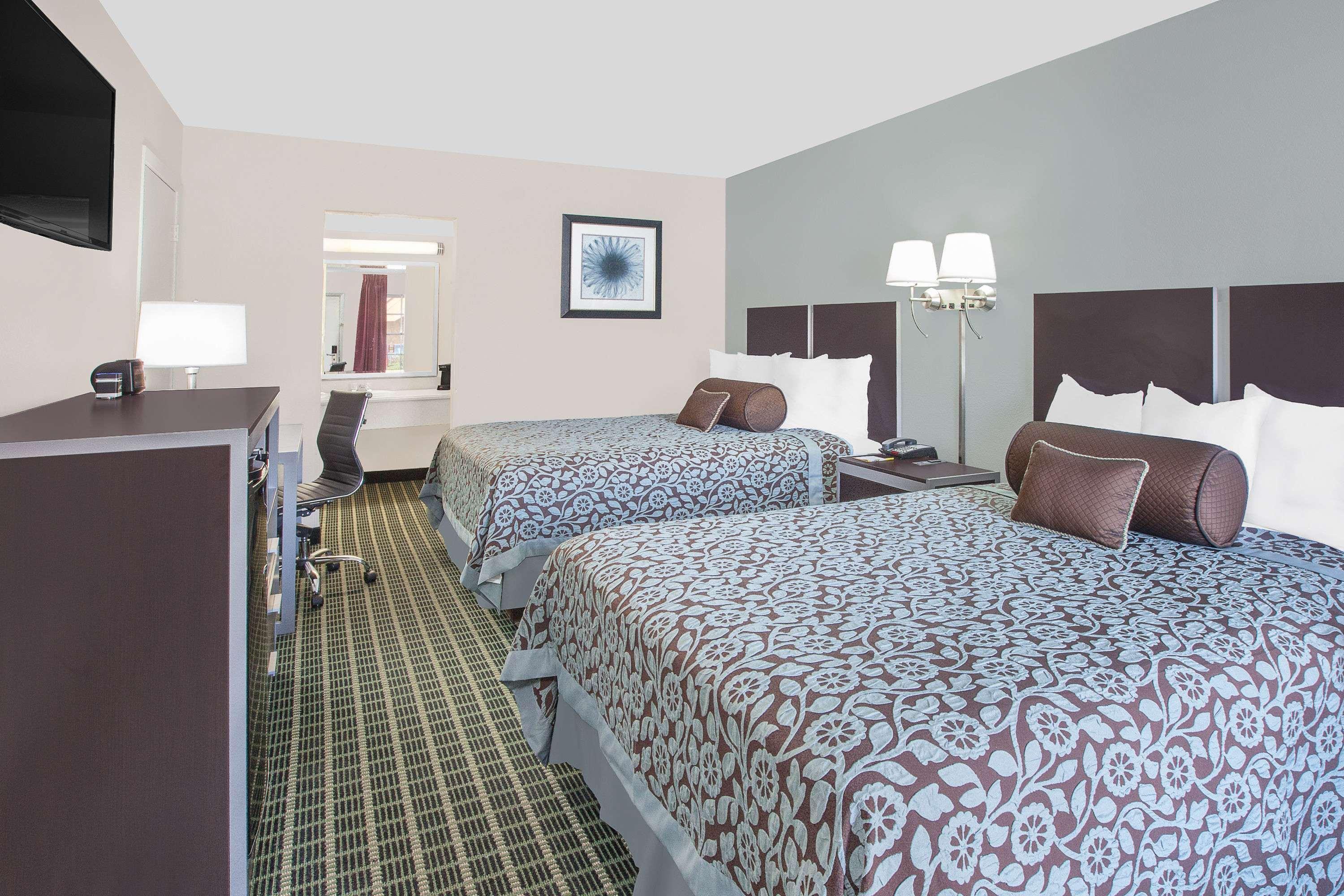 Days Inn By Wyndham Market Center Dallas Love Field Zewnętrze zdjęcie