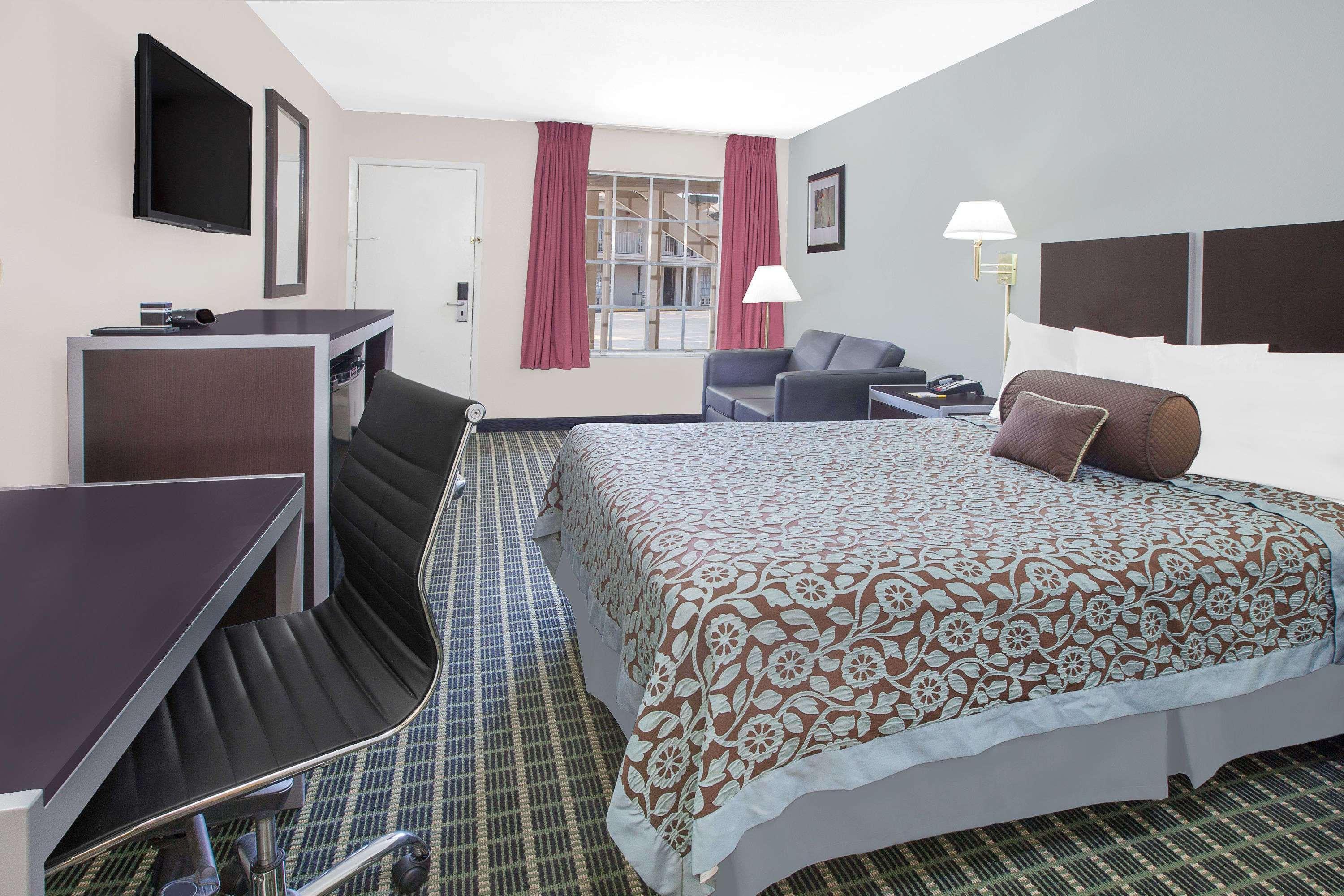 Days Inn By Wyndham Market Center Dallas Love Field Zewnętrze zdjęcie