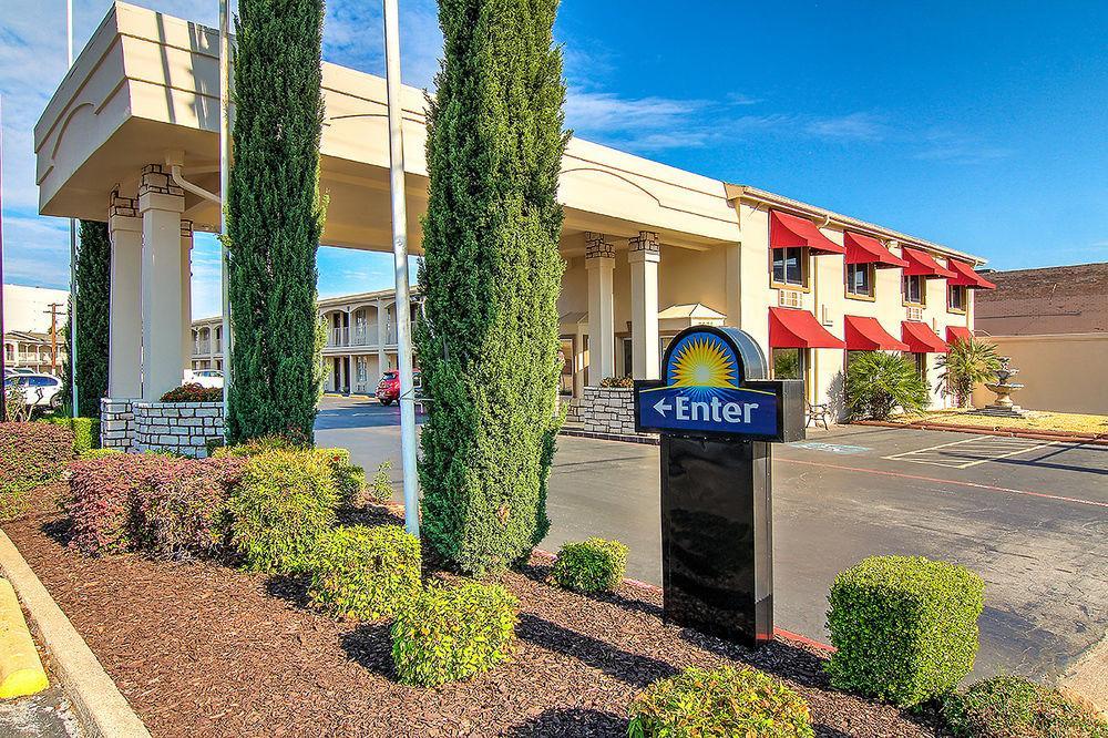 Days Inn By Wyndham Market Center Dallas Love Field Zewnętrze zdjęcie